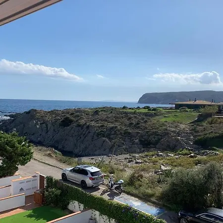 בית נופש Beachfront Duplex With Terrace And Sea Views - *