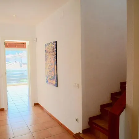 Semesterbostad Beachfront Duplex With Terrace And Sea Views - *