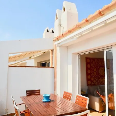 Semesterbostad Beachfront Duplex With Terrace And Sea Views - Cadaqués