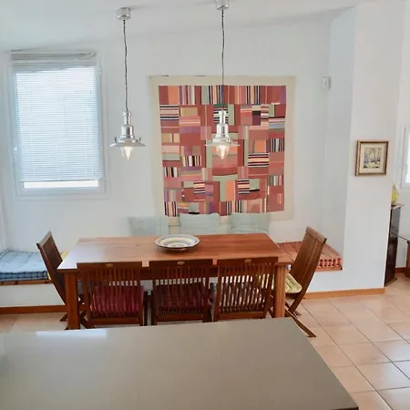Beachfront Duplex With Terrace And Sea Views - * Cadaqués