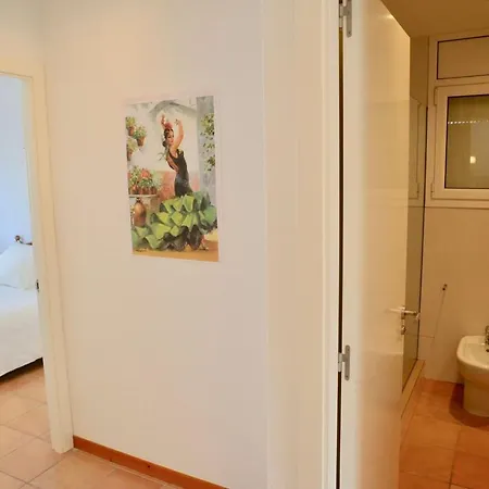 Semesterbostad Beachfront Duplex With Terrace And Sea Views - *