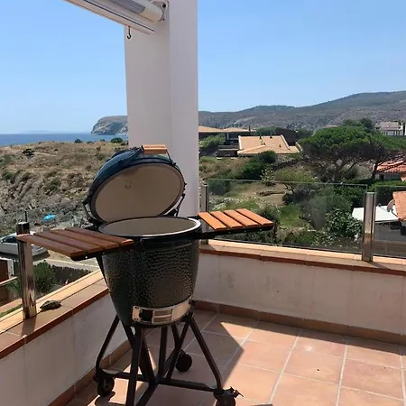 Beachfront Duplex With Terrace And Sea Views - Feriehus